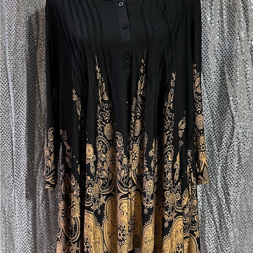 White Mark Black and Gold Top